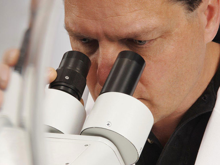 Microscope